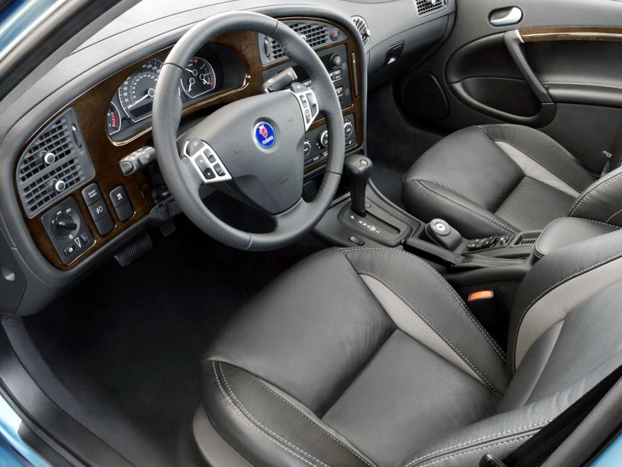  Saab 9-5 Aero Sedan 2005 года  (US) (фото 7 из 16)